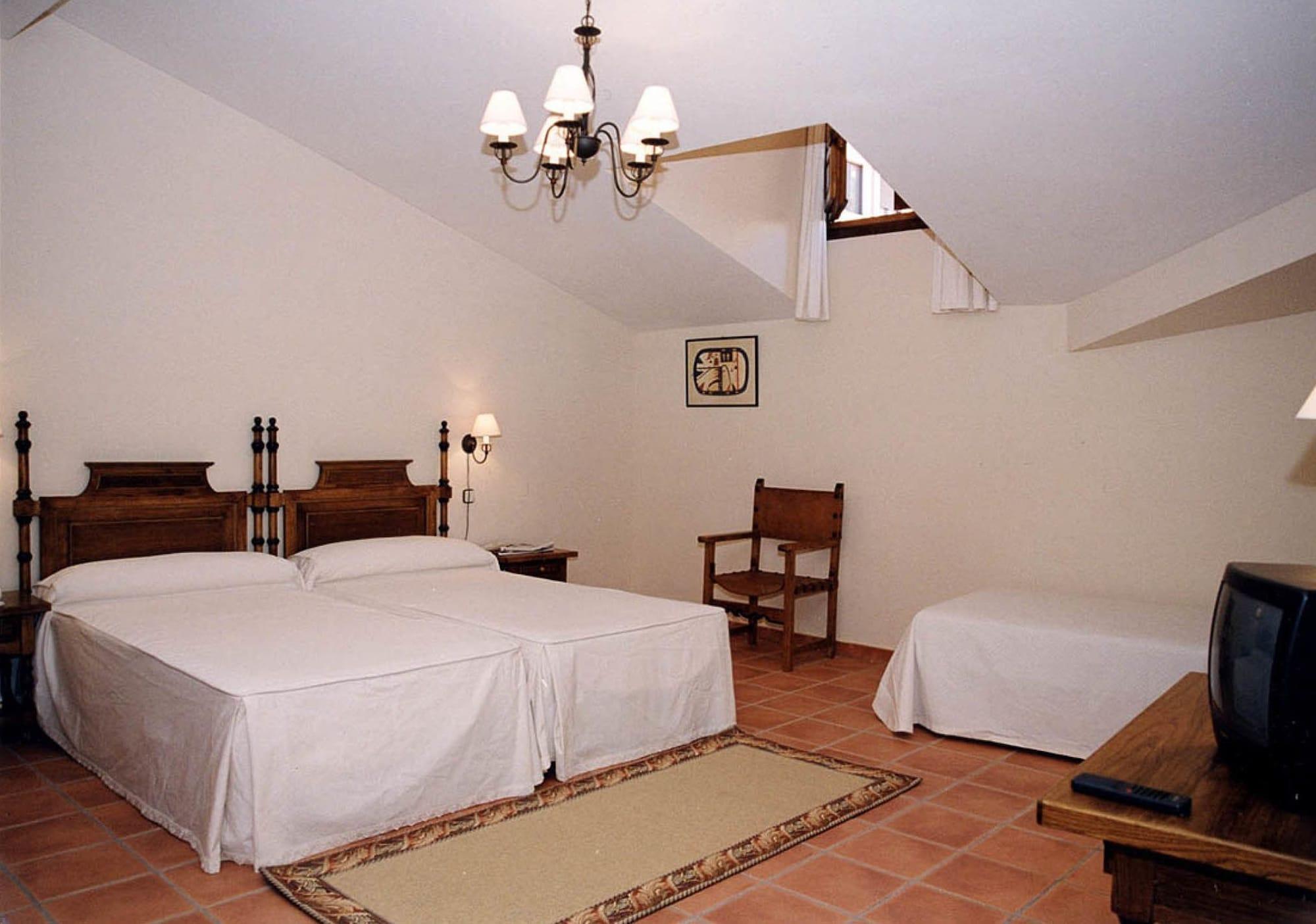 Hotel Las Cancelas Avila Room photo